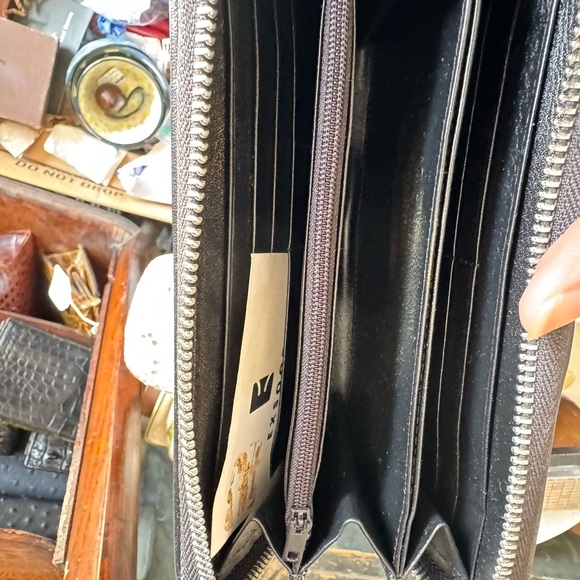 Elegant Wild Caught Imported Genuine Alligator Leather Unisex Clutch wallet - Picture 3 of 3